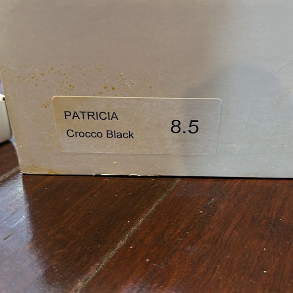 Black Mazzarri crocodile pointed toe bootie - size 8.5 - Picture 4 of 4